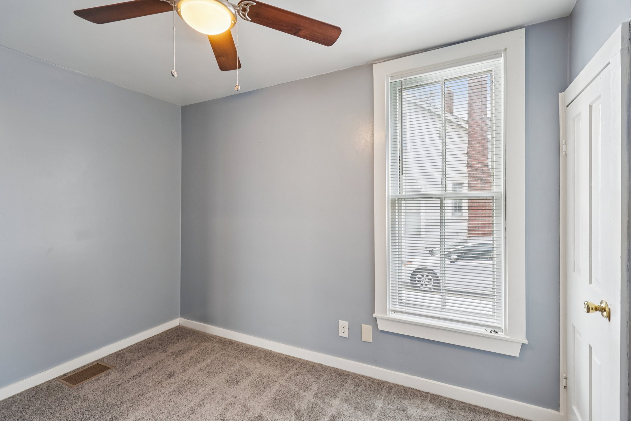 Burrows St-S2312-020.jpg