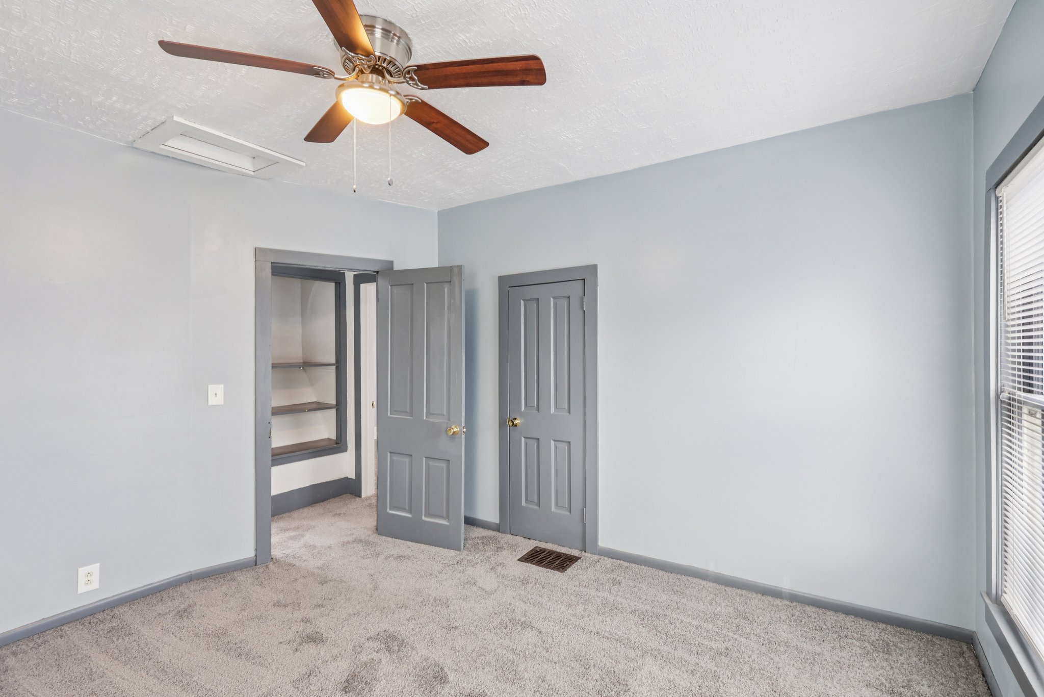 Burrows St-S2312-033.jpg