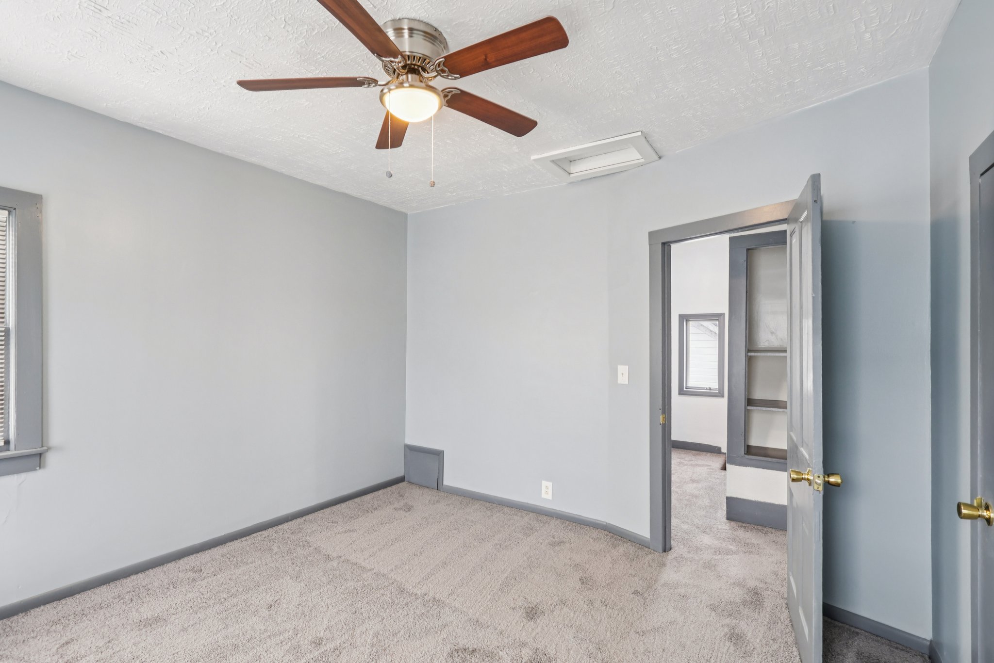 Burrows St-S2312-034.jpg