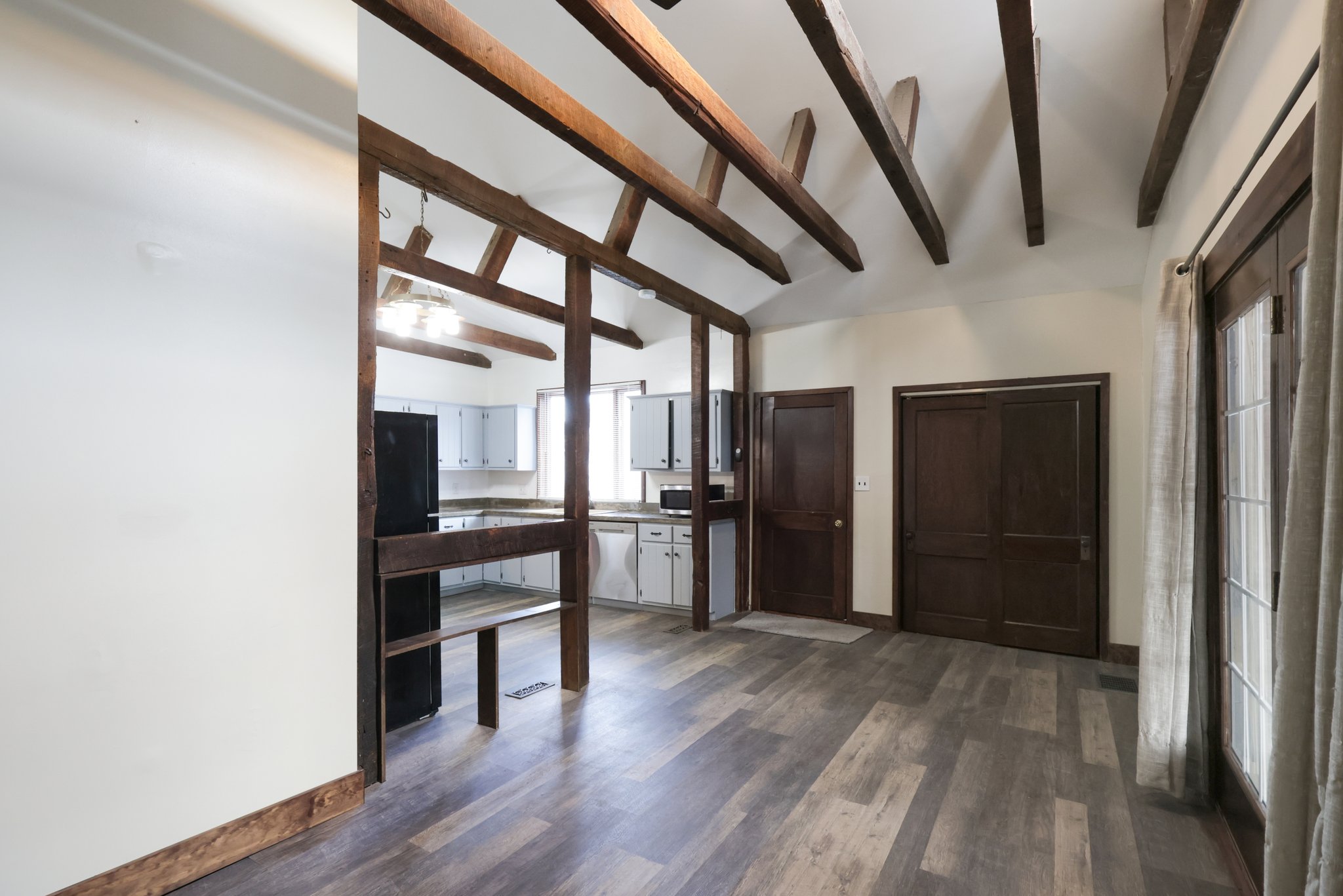 Burrows St-S2312-039.jpg