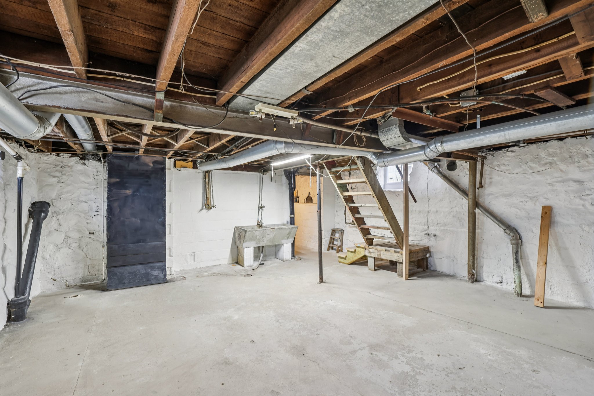 Burrows St-S2312-044.jpg