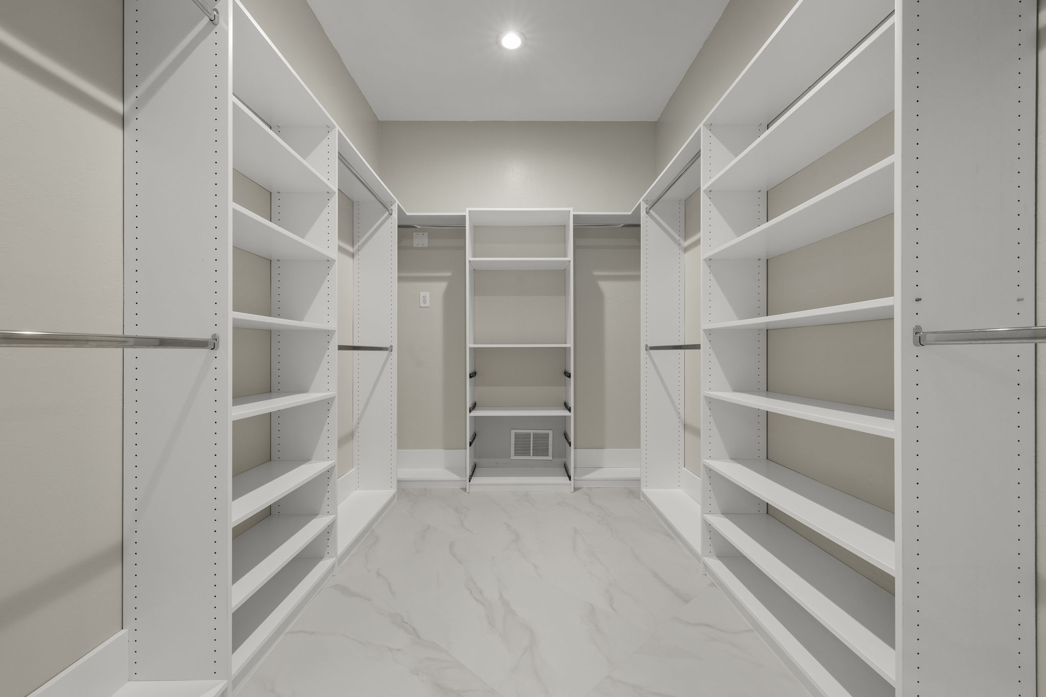 Walk-in Closet