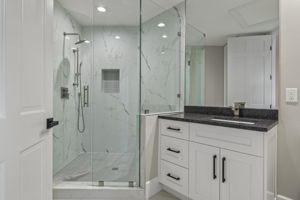 Guest Bathroom 2