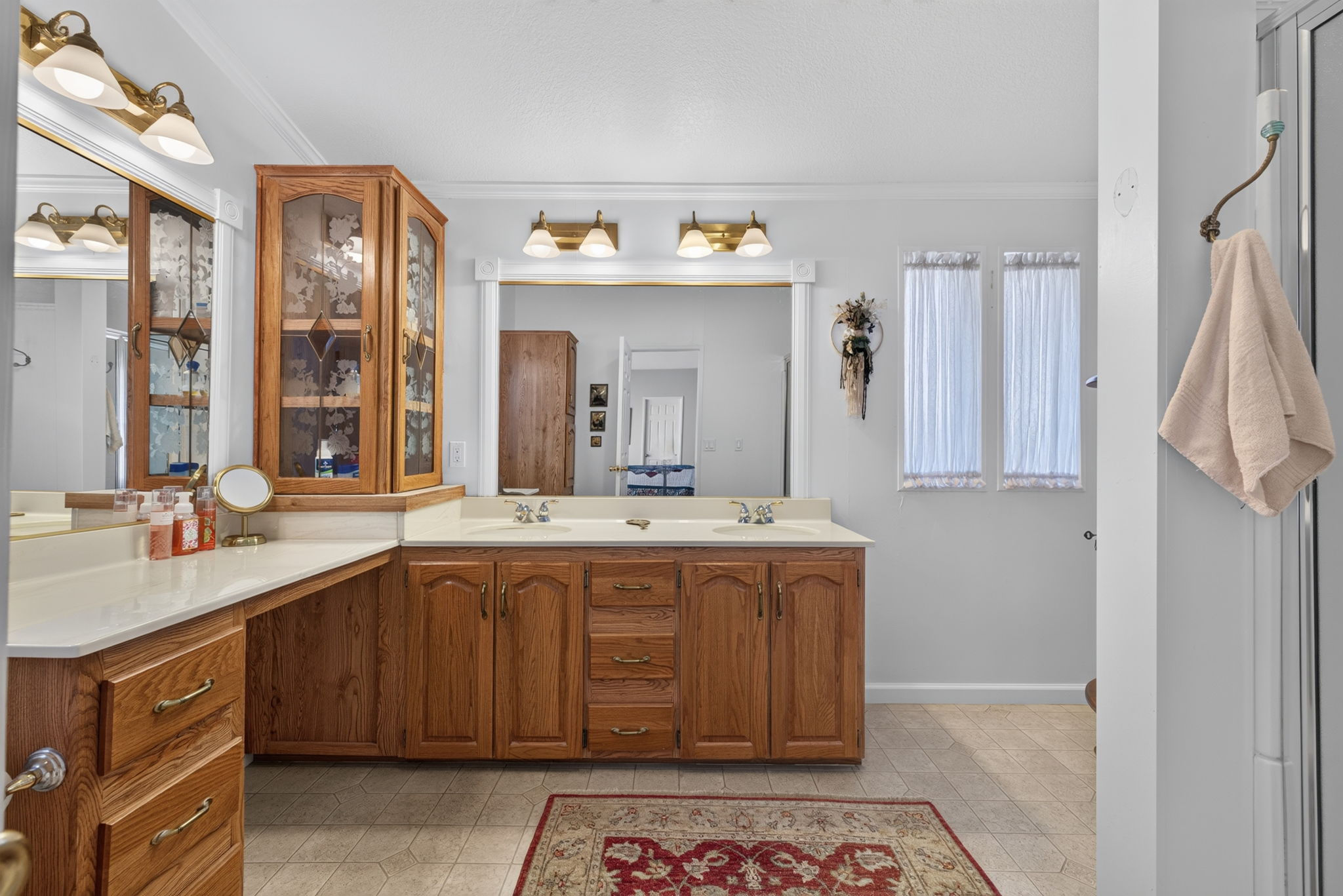 Primary Ensuite Full Bathroom
