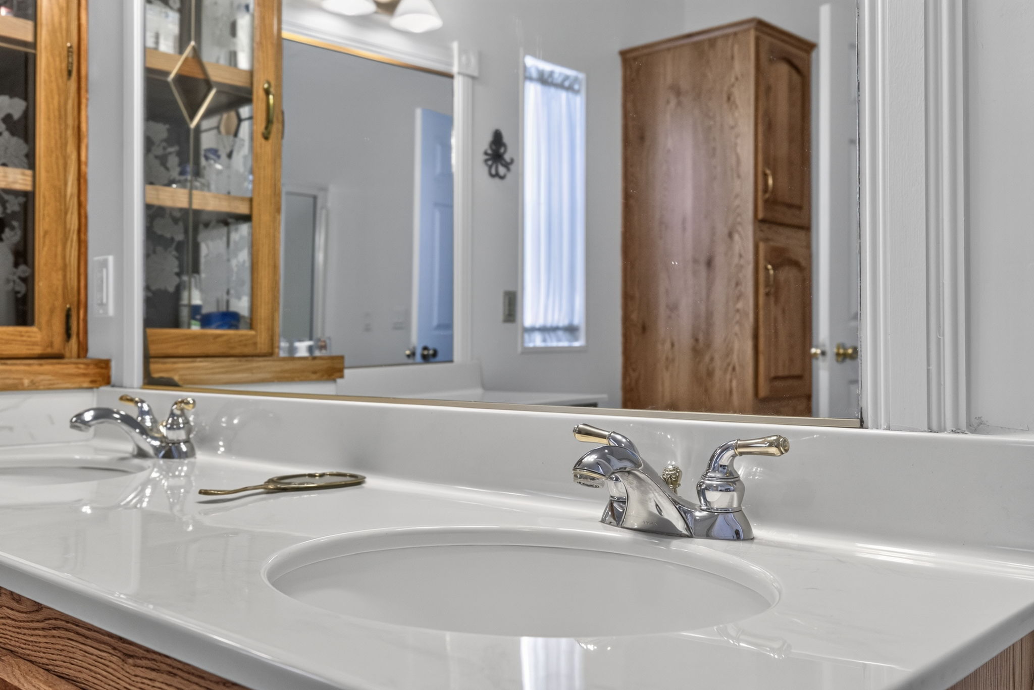 Primary Ensuite Bathroom - Dual Sink Vanity