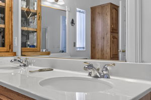 Primary Ensuite Bathroom - Dual Sink Vanity