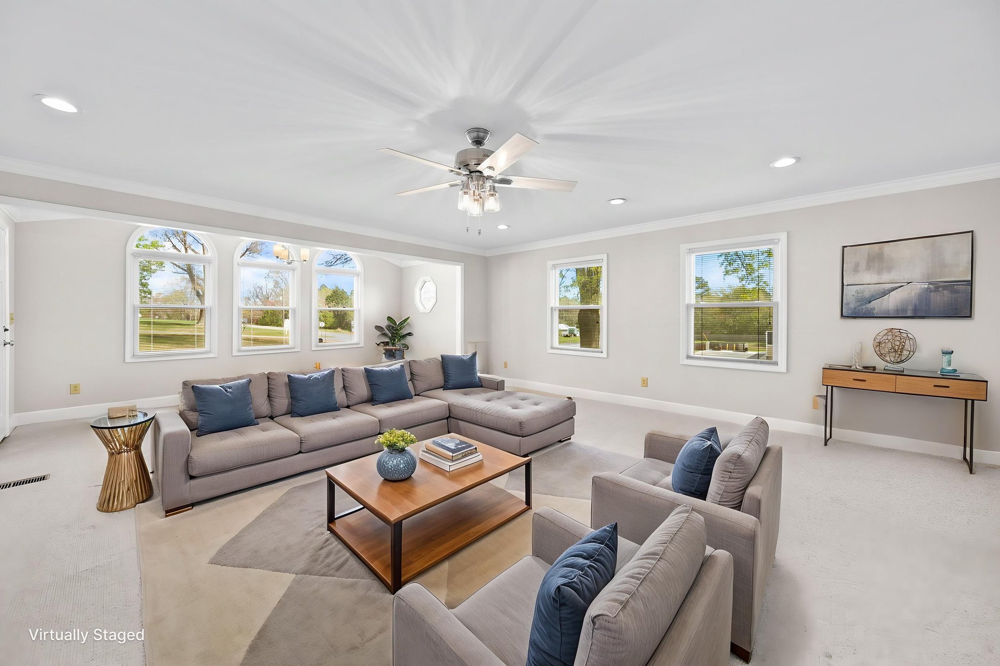 DSC03705_web virtually staged.jpeg