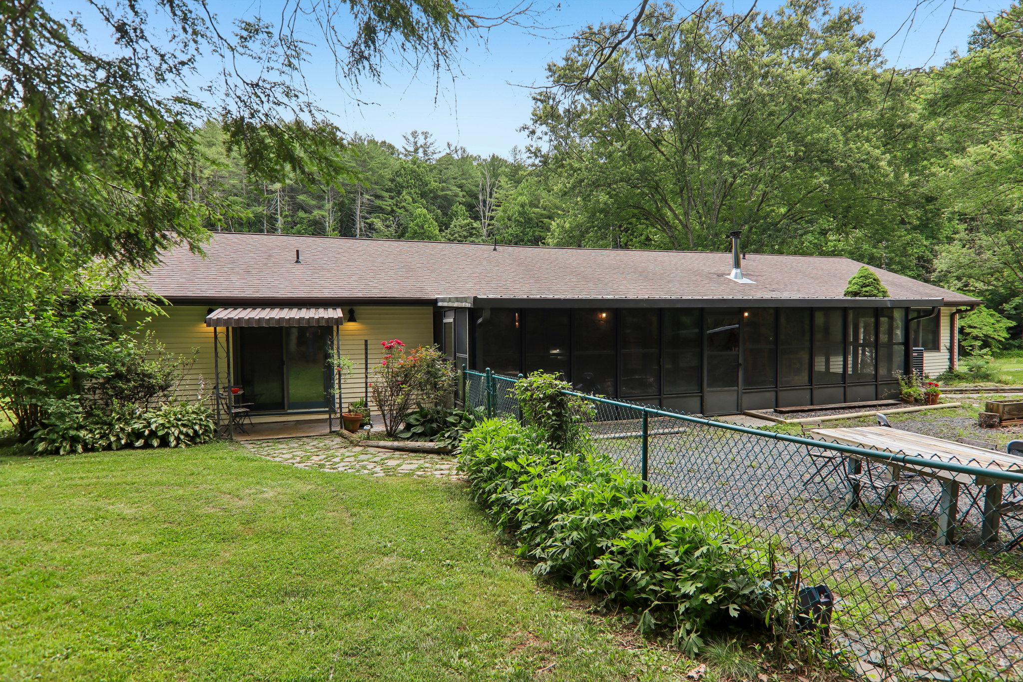 Pegg Rd-S2306-067.jpg