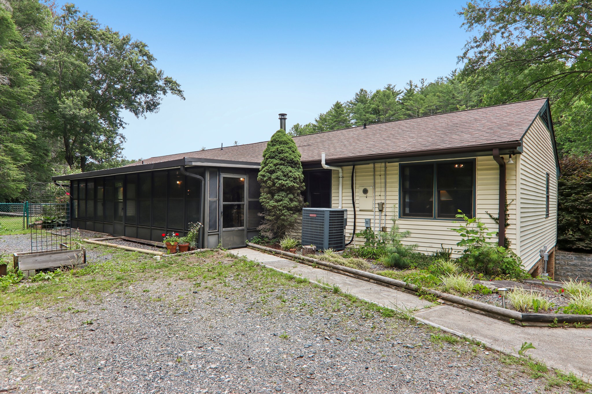 Pegg Rd-S2306-073.jpg