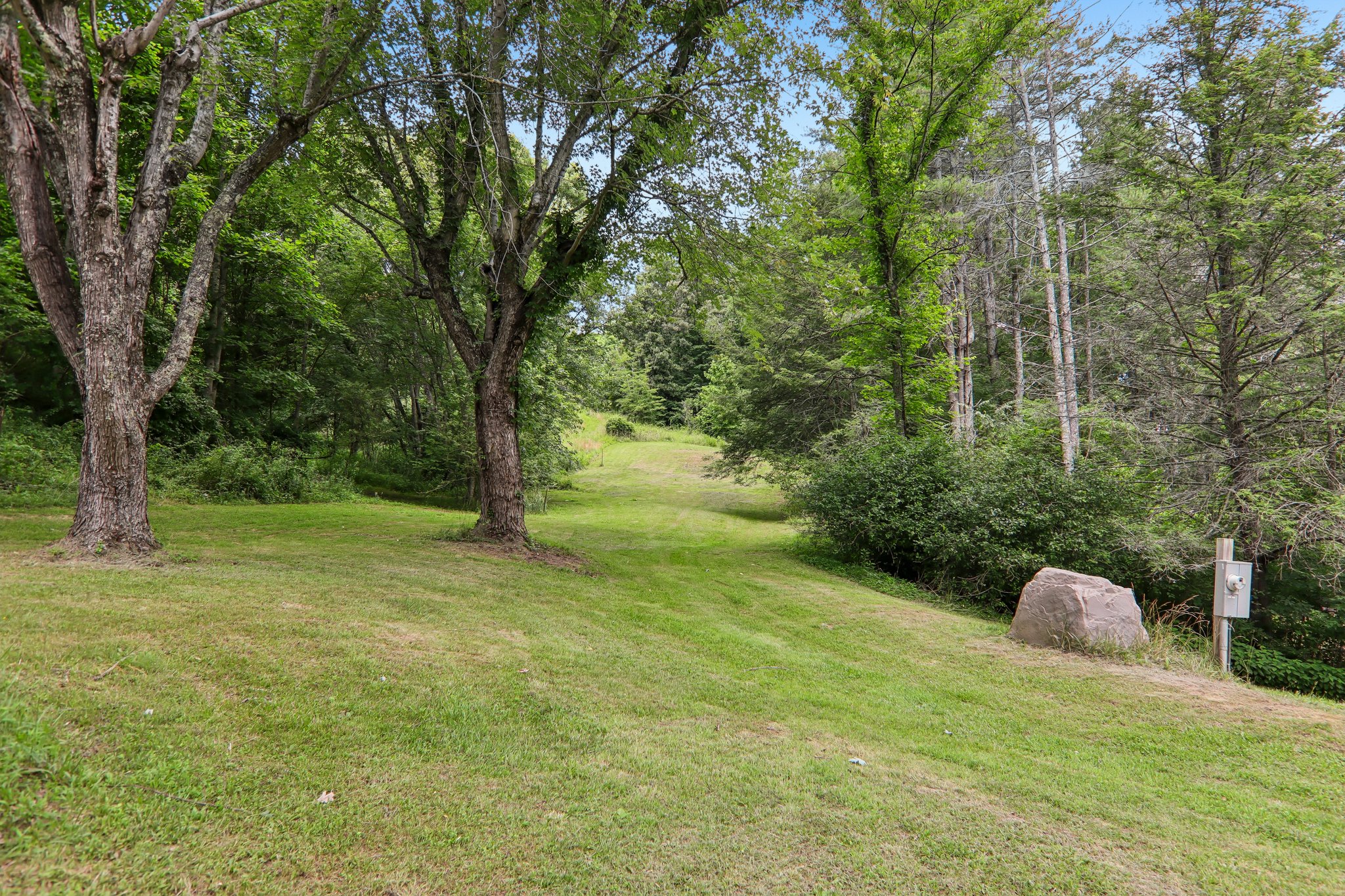 Pegg Rd-S2306-077.jpg