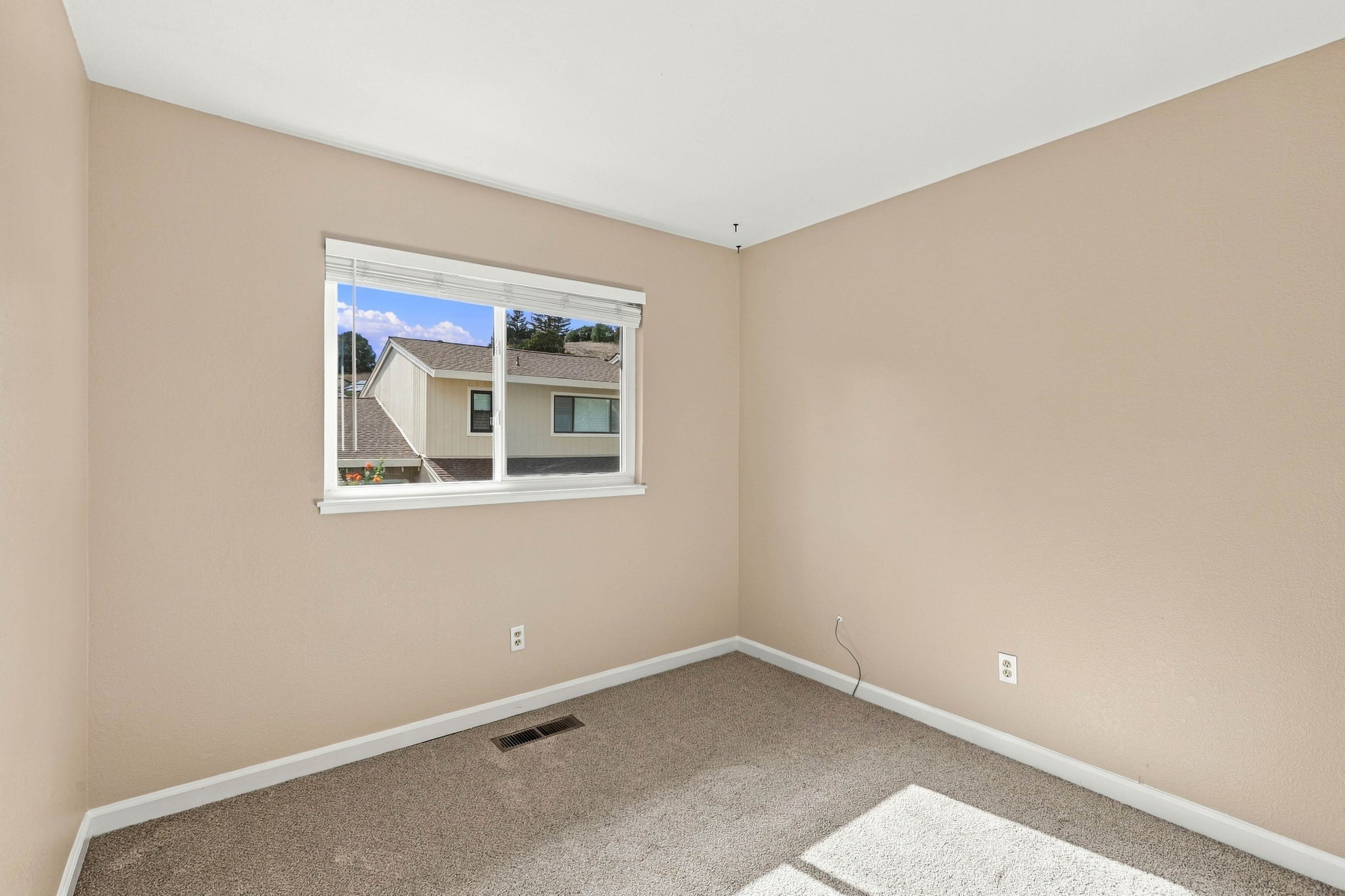019_F8_164 Southwind Dr