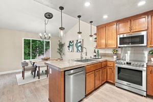 011_F8_164 Southwind Dr