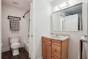 Kirkwood Dr-S1302-018.jpg