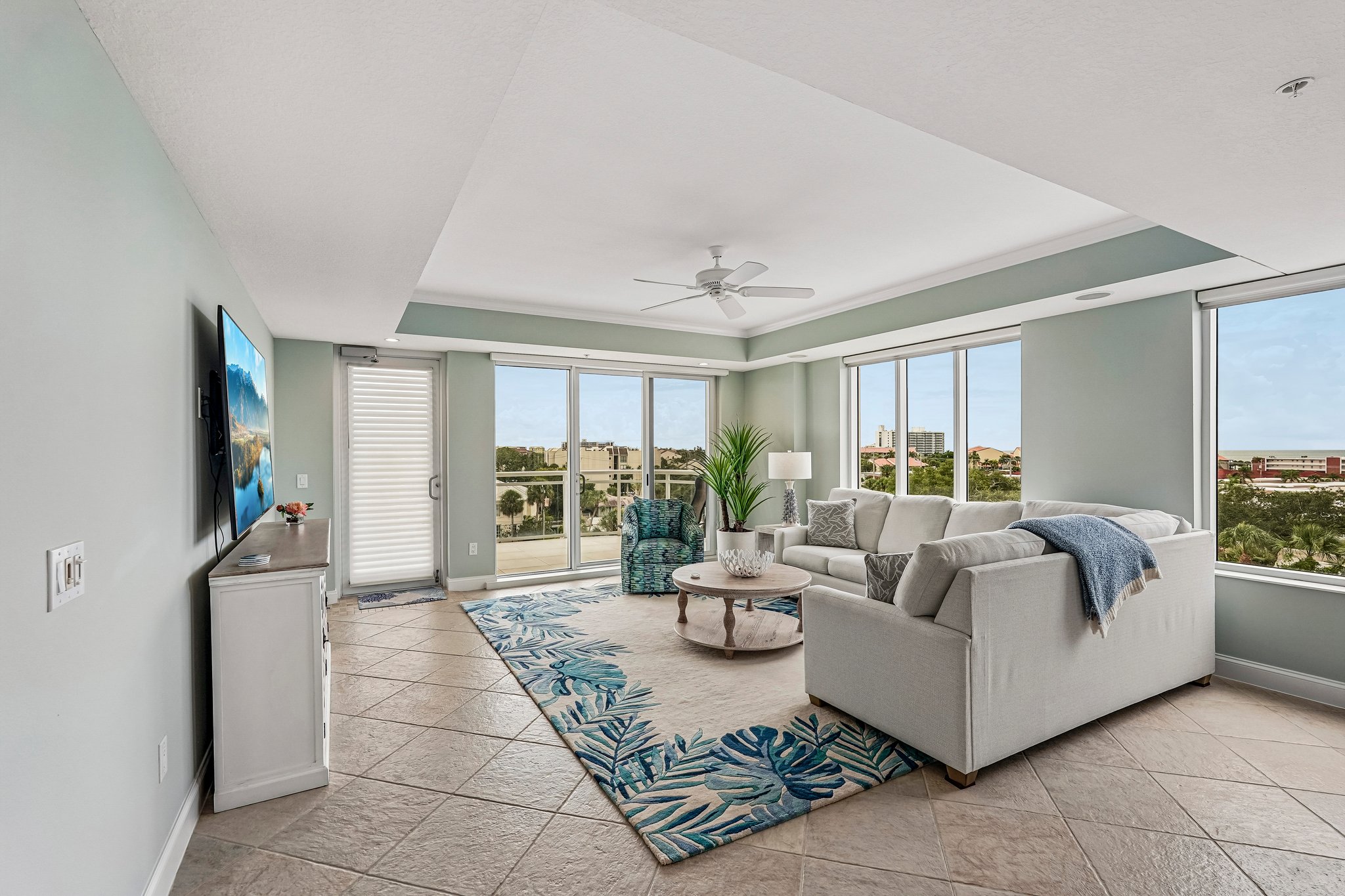 Summer House Ln 402B-S1709-005.jpg