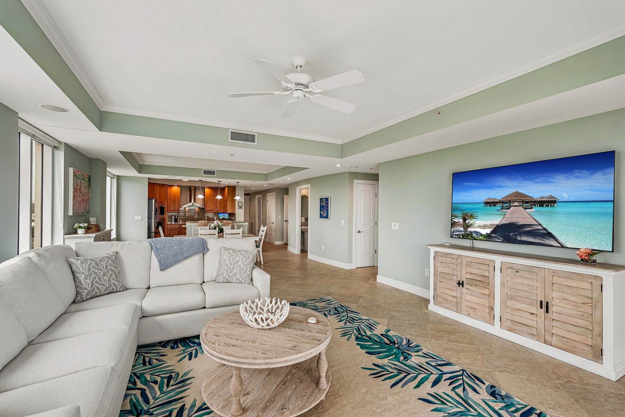 Summer House Ln 402B-S1709-007.jpg
