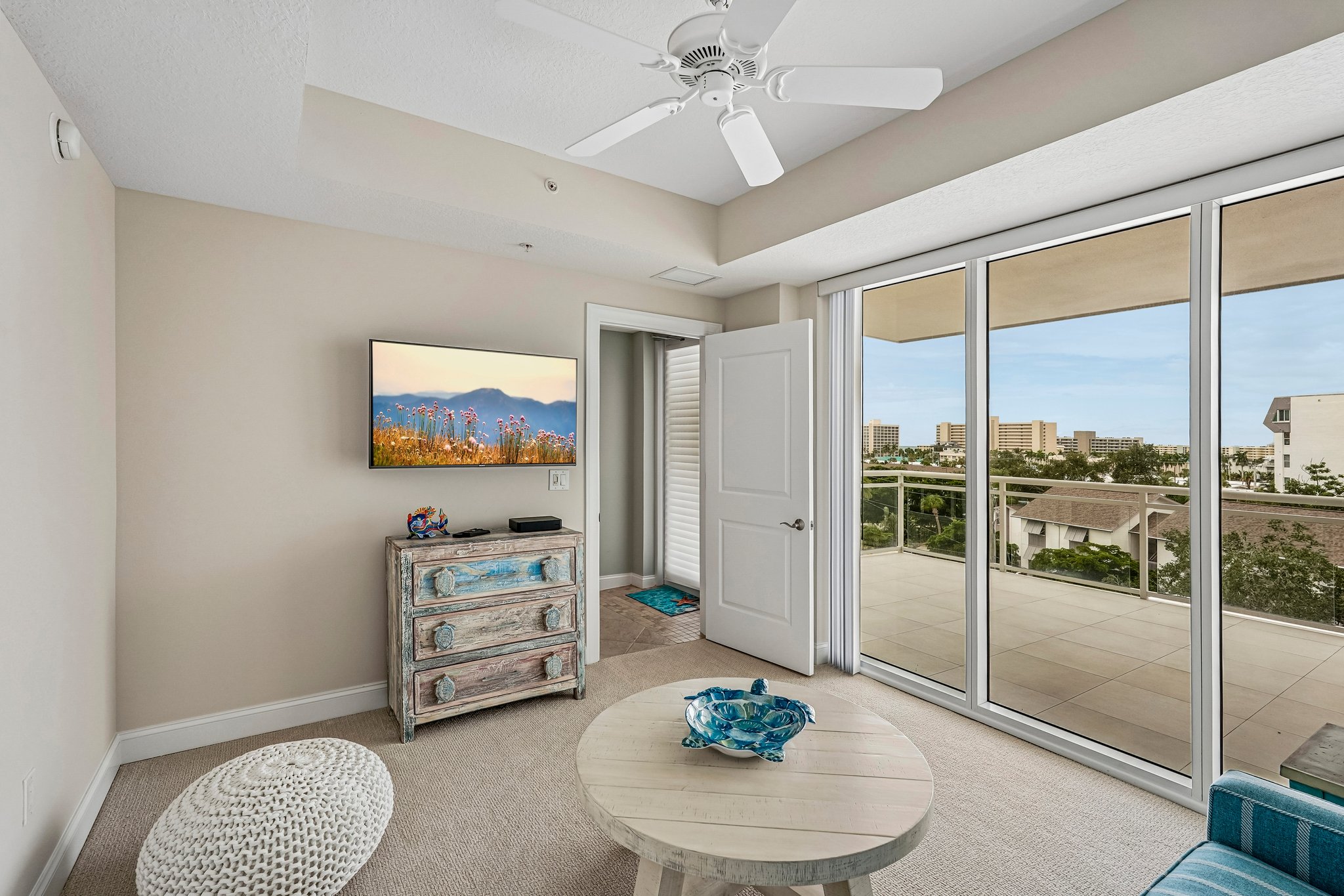 Summer House Ln 402B-S1709-009.jpg