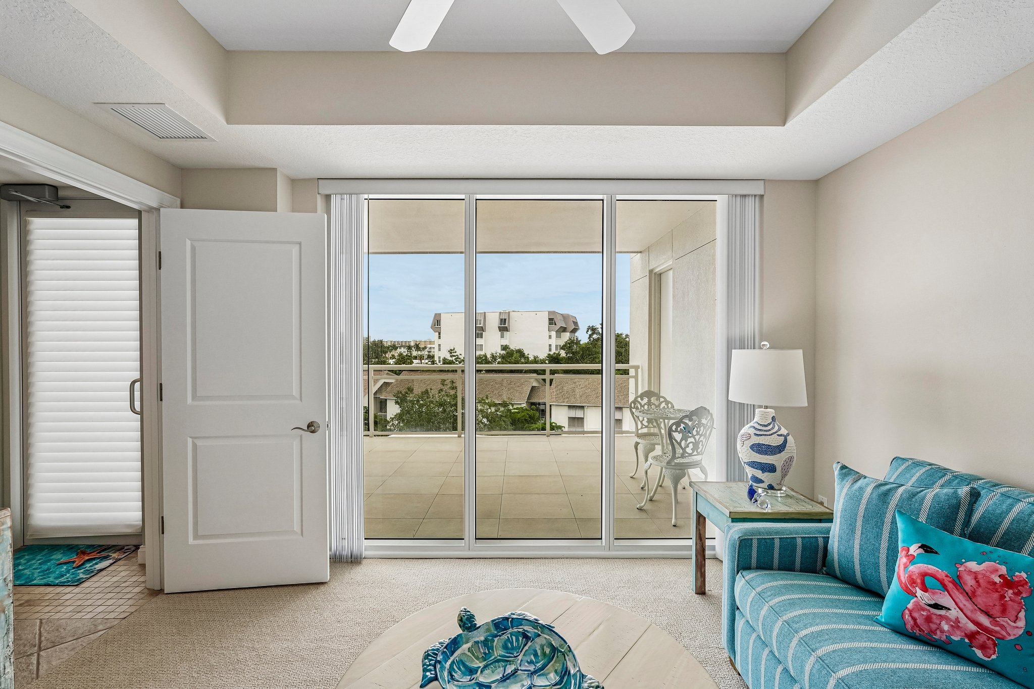 Summer House Ln 402B-S1709-010.jpg