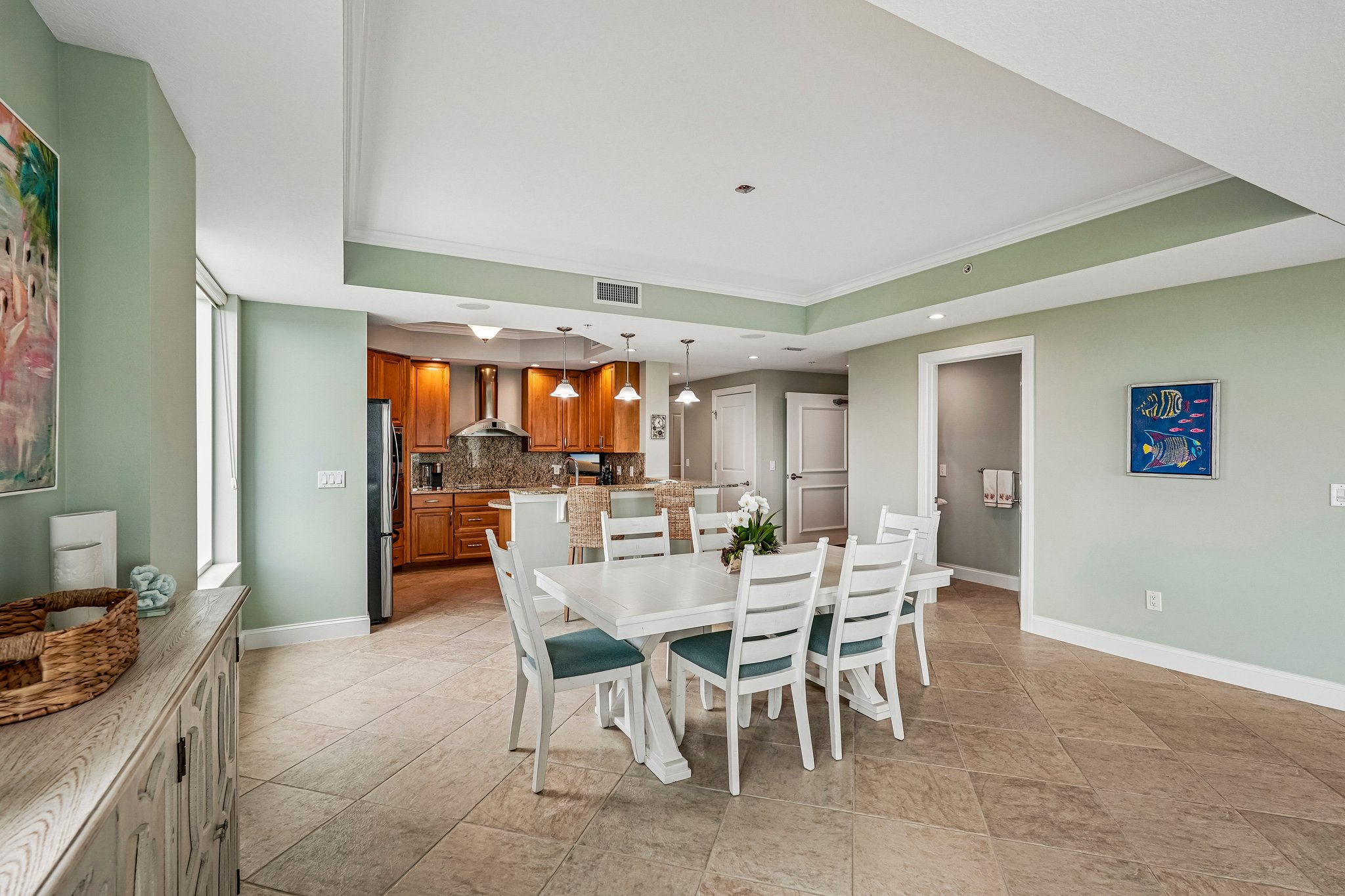 Summer House Ln 402B-S1709-012.jpg