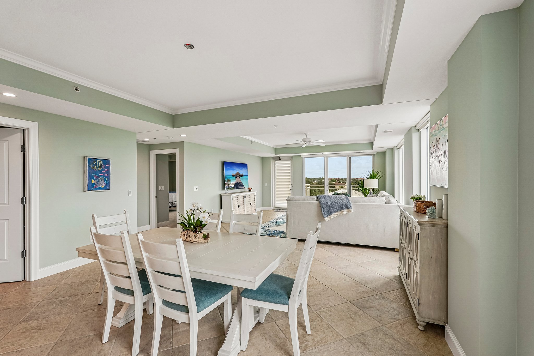 Summer House Ln 402B-S1709-013.jpg
