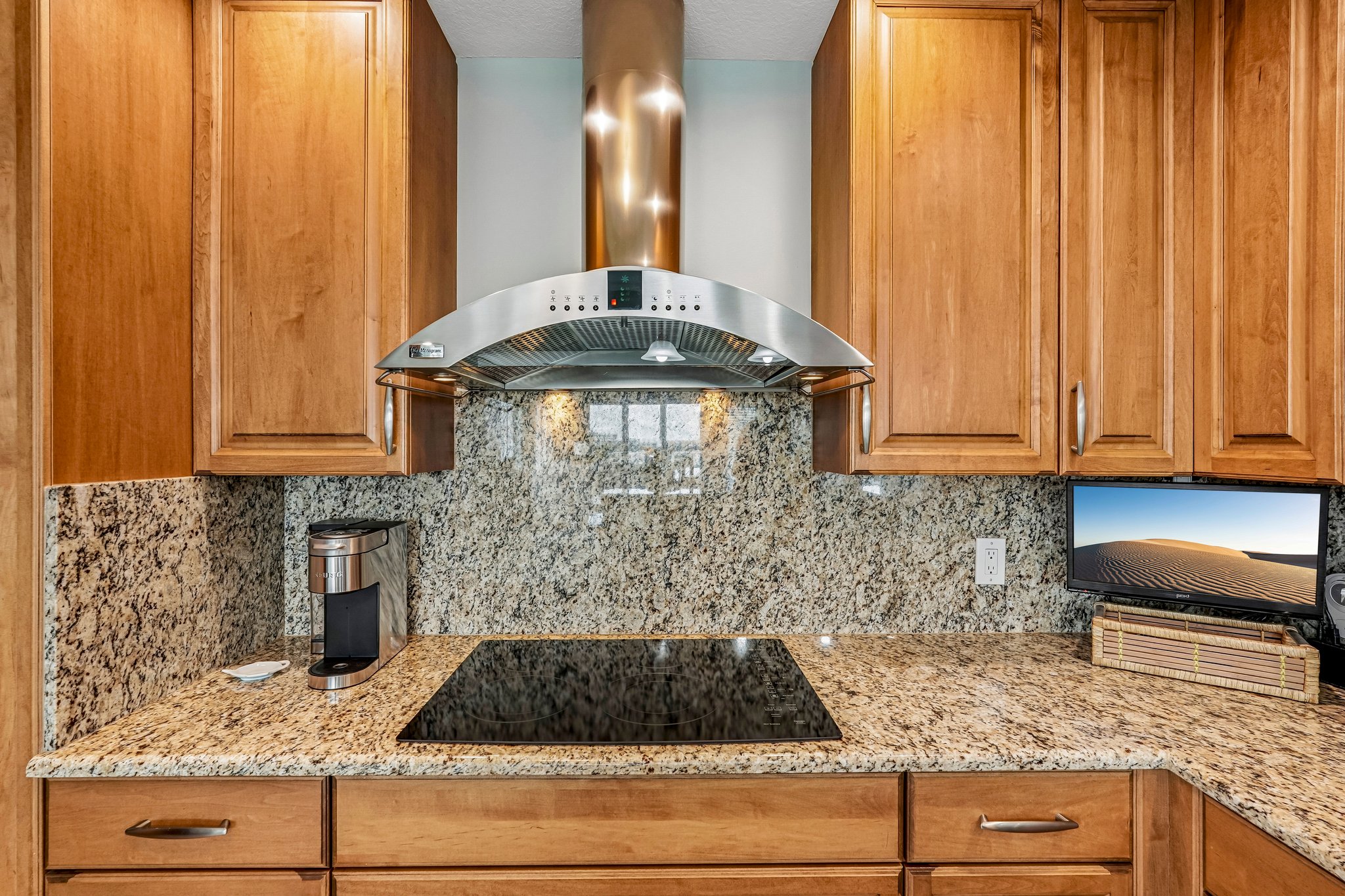 Summer House Ln 402B-S1709-018.jpg