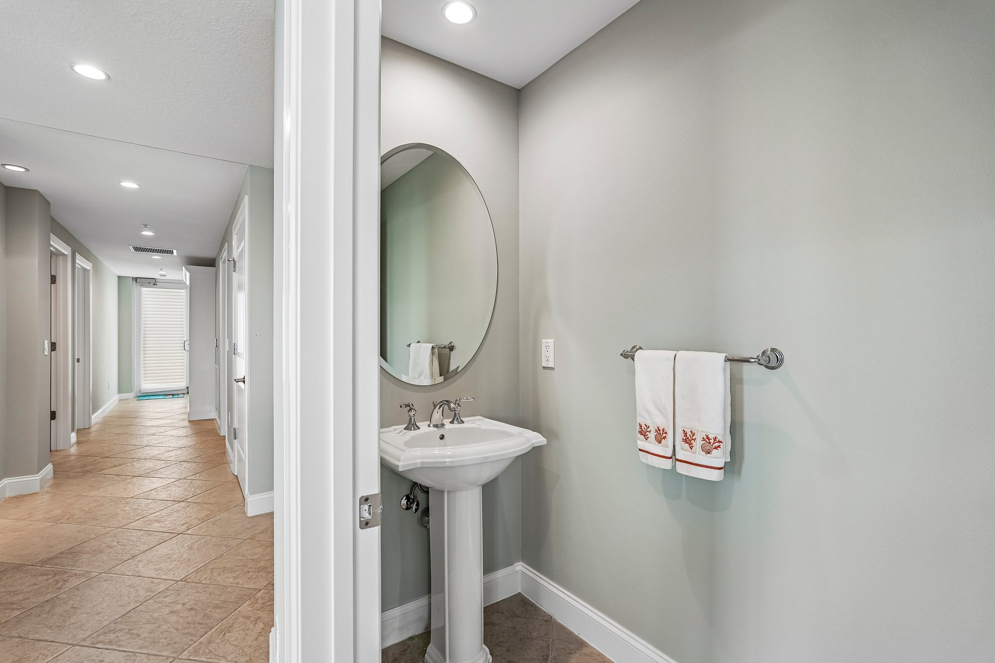 Summer House Ln 402B-S1709-027.jpg