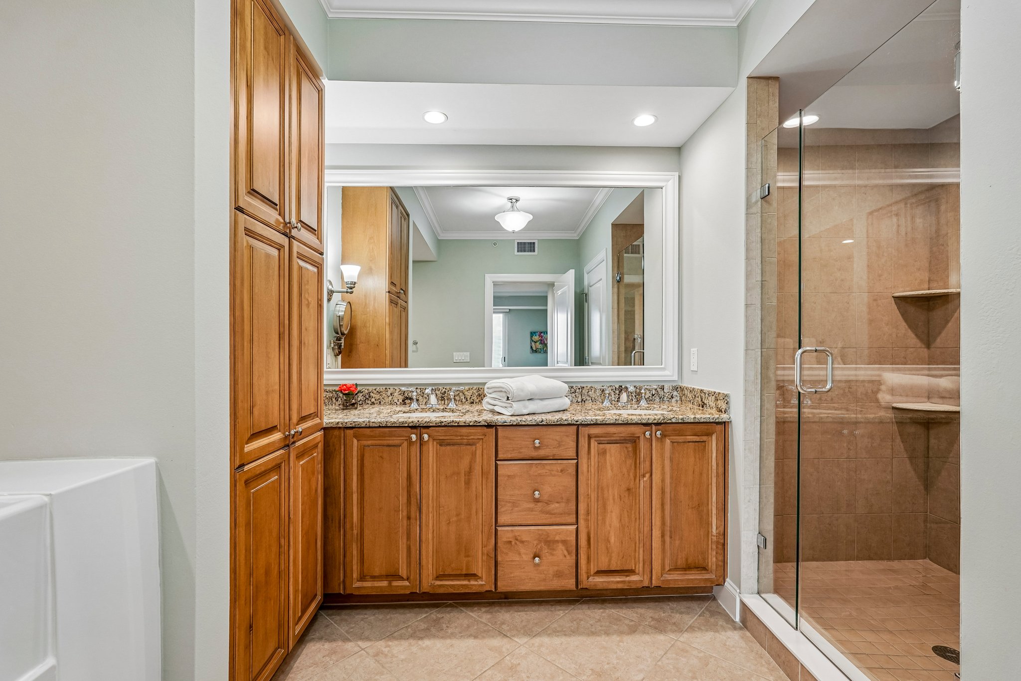 Summer House Ln 402B-S1709-036.jpg
