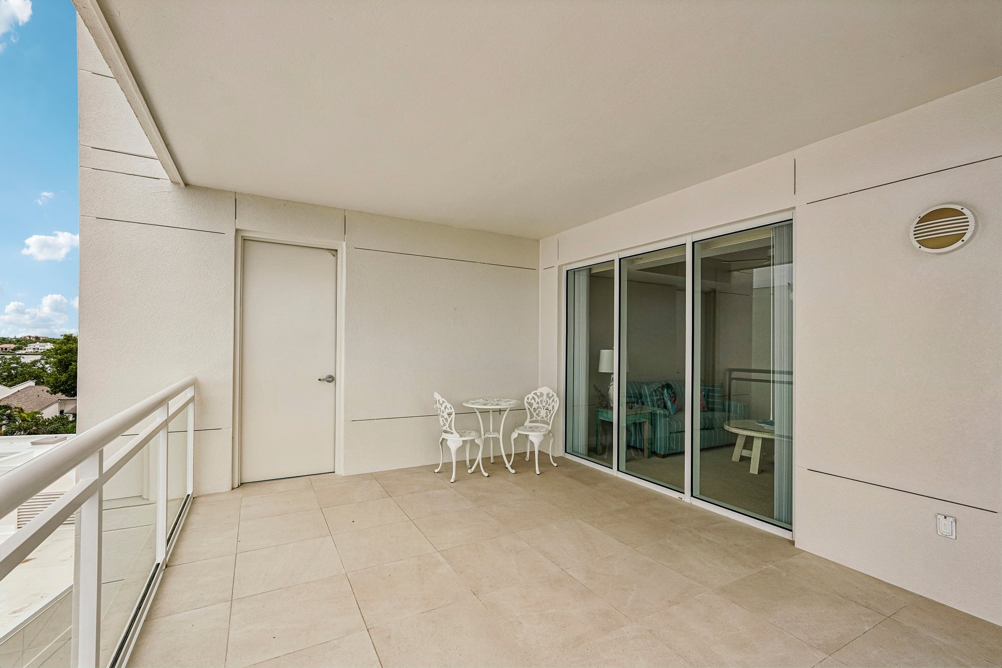 Summer House Ln 402B-S1709-039.jpg