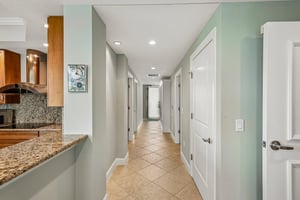 Summer House Ln 402B-S1709-015.jpg