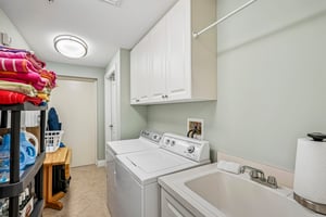 Summer House Ln 402B-S1709-025.jpg