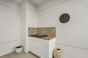 Summer House Ln 402B-S1709-029.jpg
