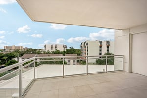 Summer House Ln 402B-S1709-043.jpg
