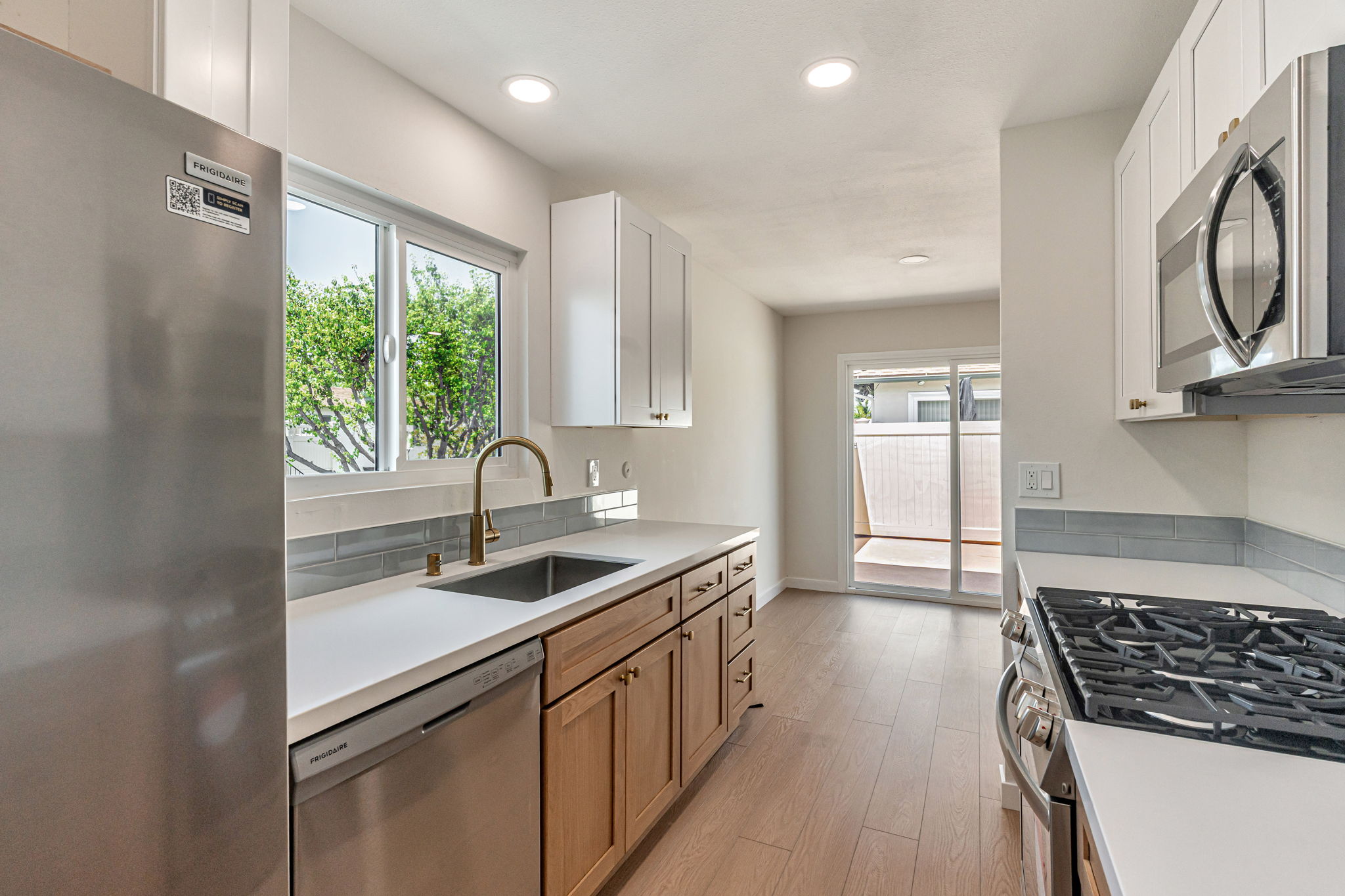 010_1640 W 235th St unit d