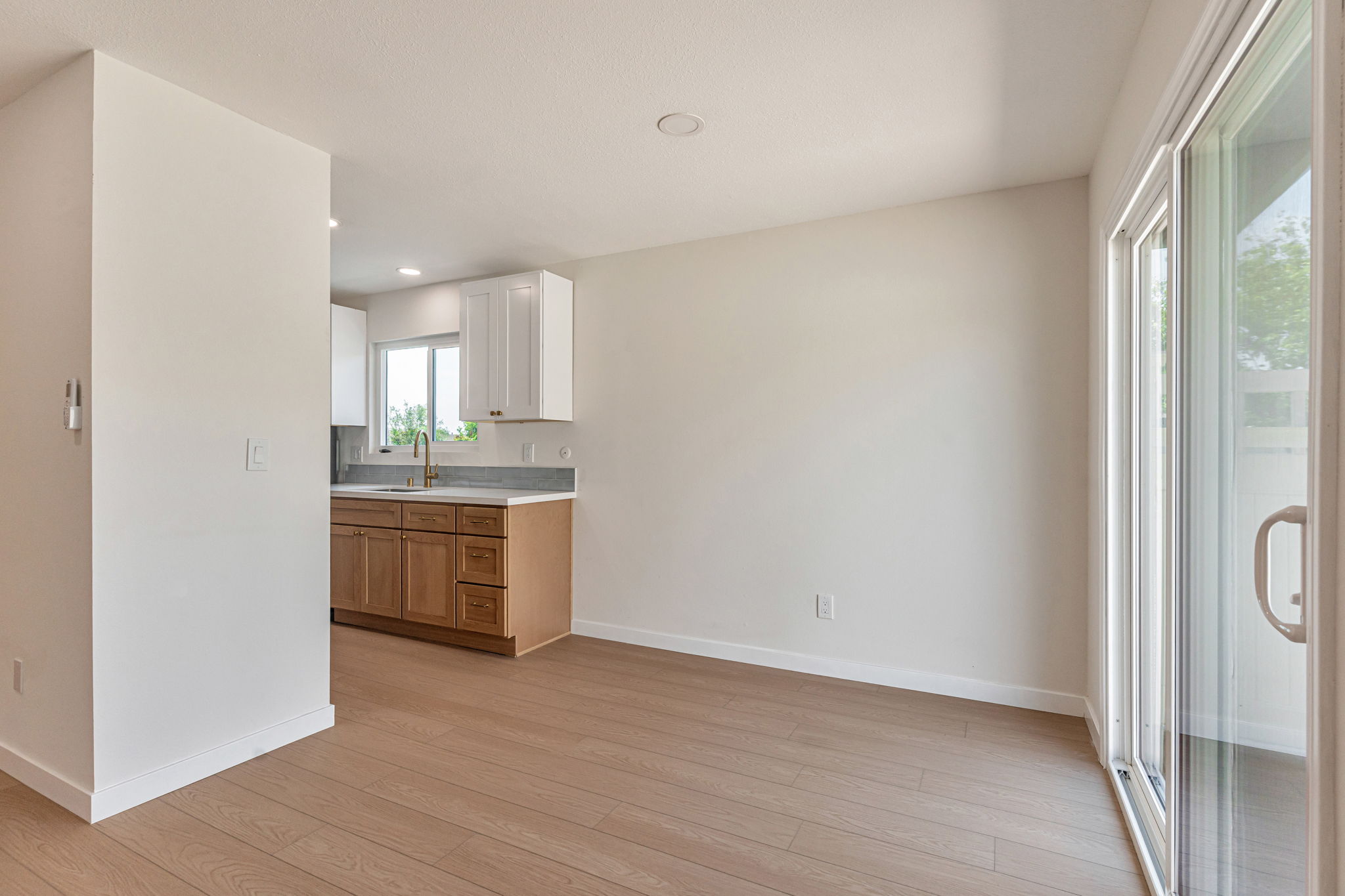 012_1640 W 235th St unit d