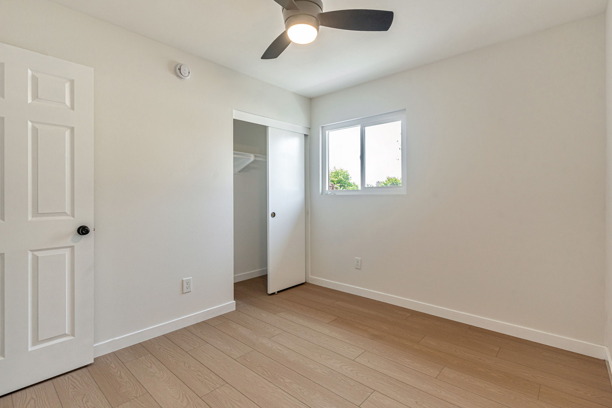 015_1640 W 235th St unit d