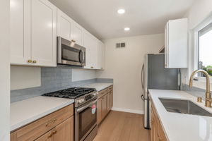 009_1640 W 235th St unit d