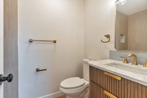 028_1640 W 235th St unit d