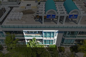  Photo 0