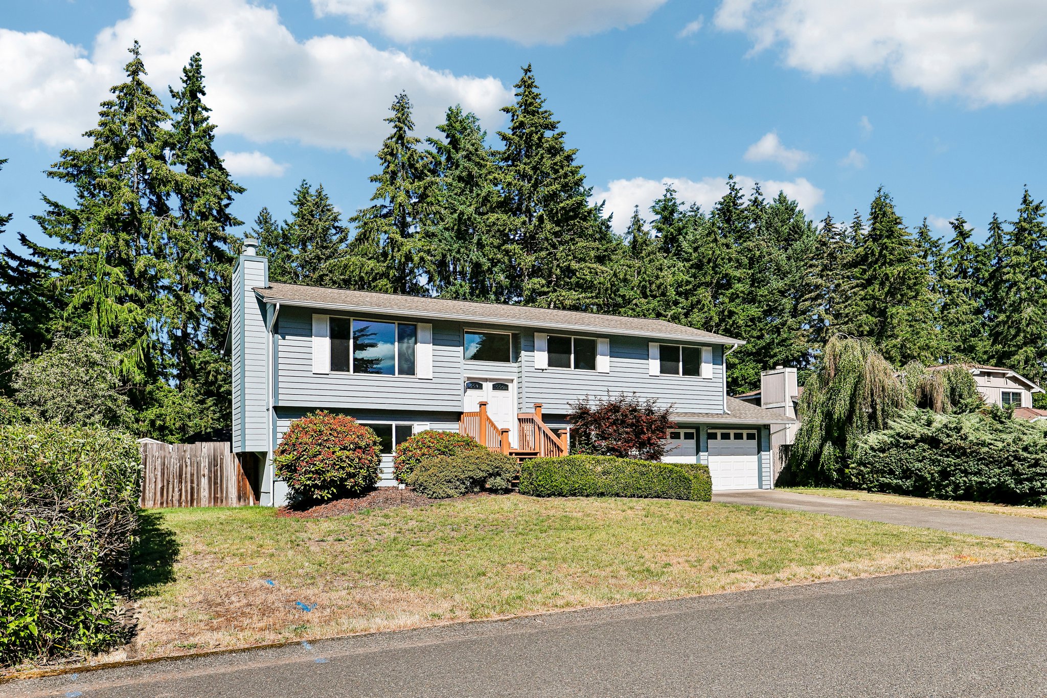 92 Ave E-S1806-003.jpg