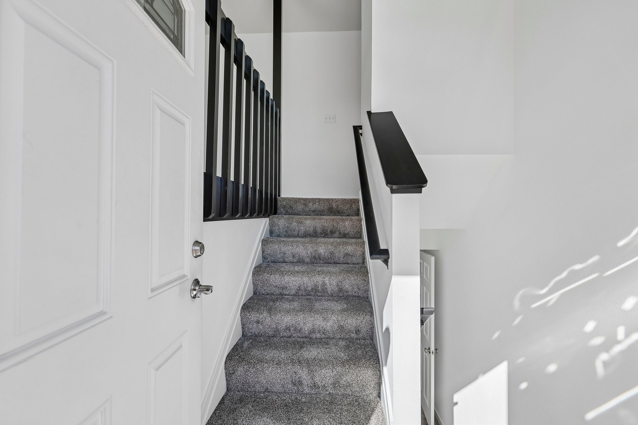 92 Ave E-S1806-005.jpg