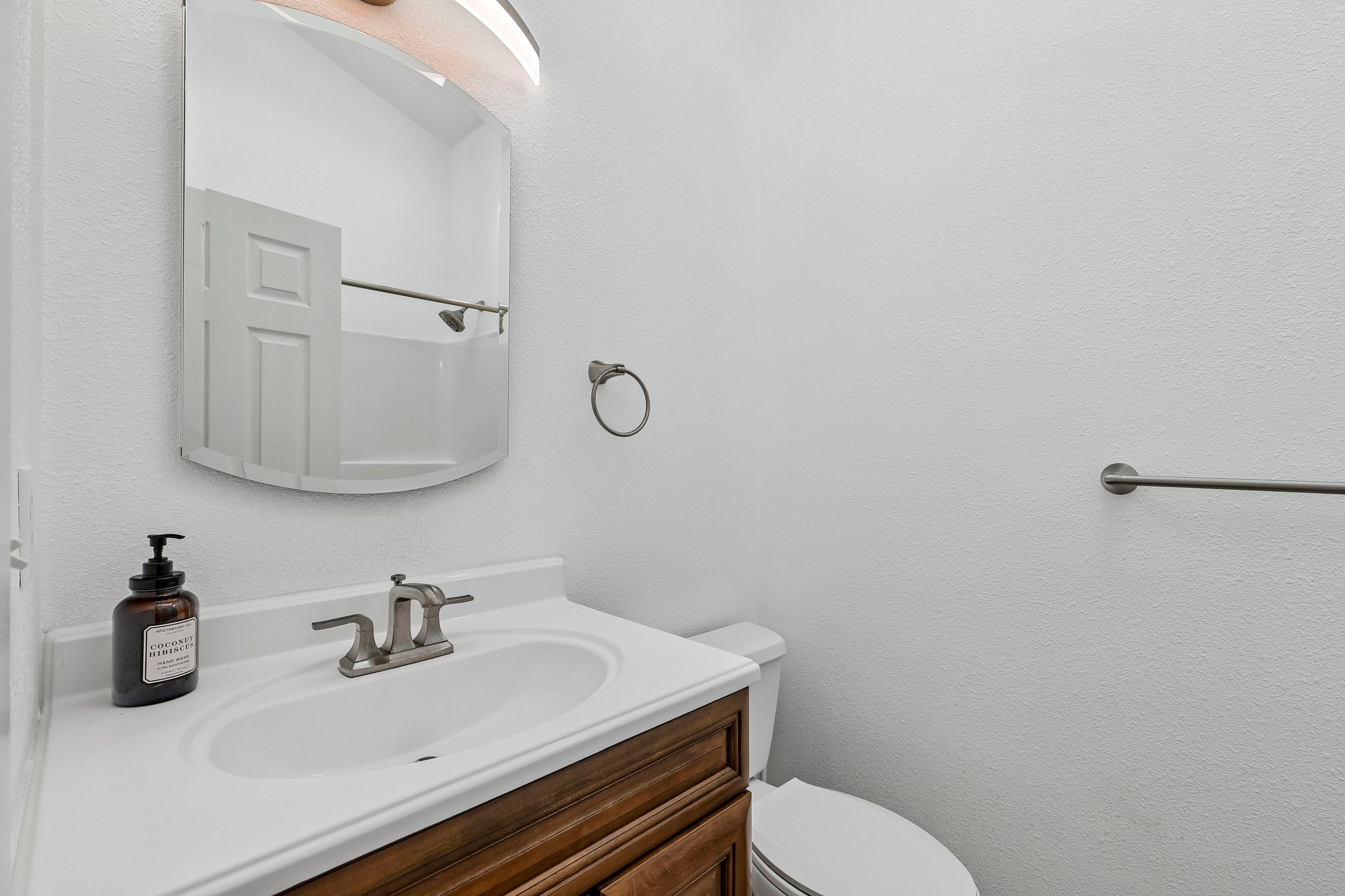92 Ave E-S1806-029.jpg