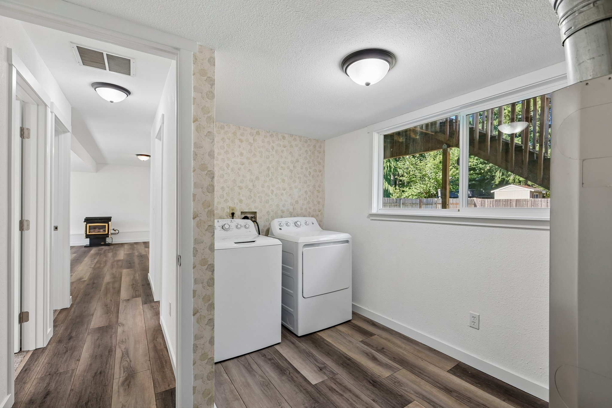 92 Ave E-S1806-044.jpg