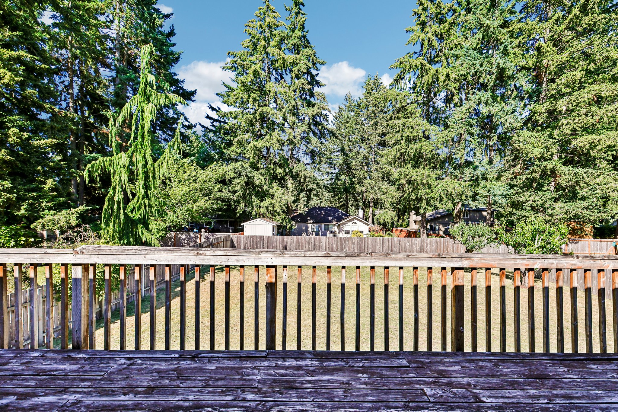 92 Ave E-S1806-045.jpg