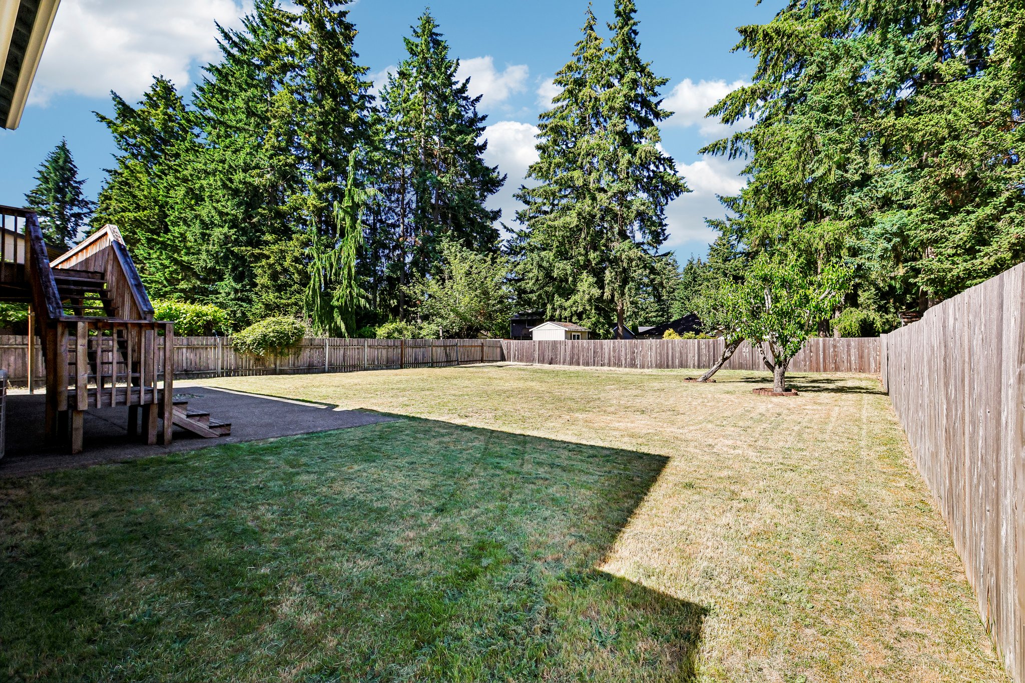92 Ave E-S1806-052.jpg