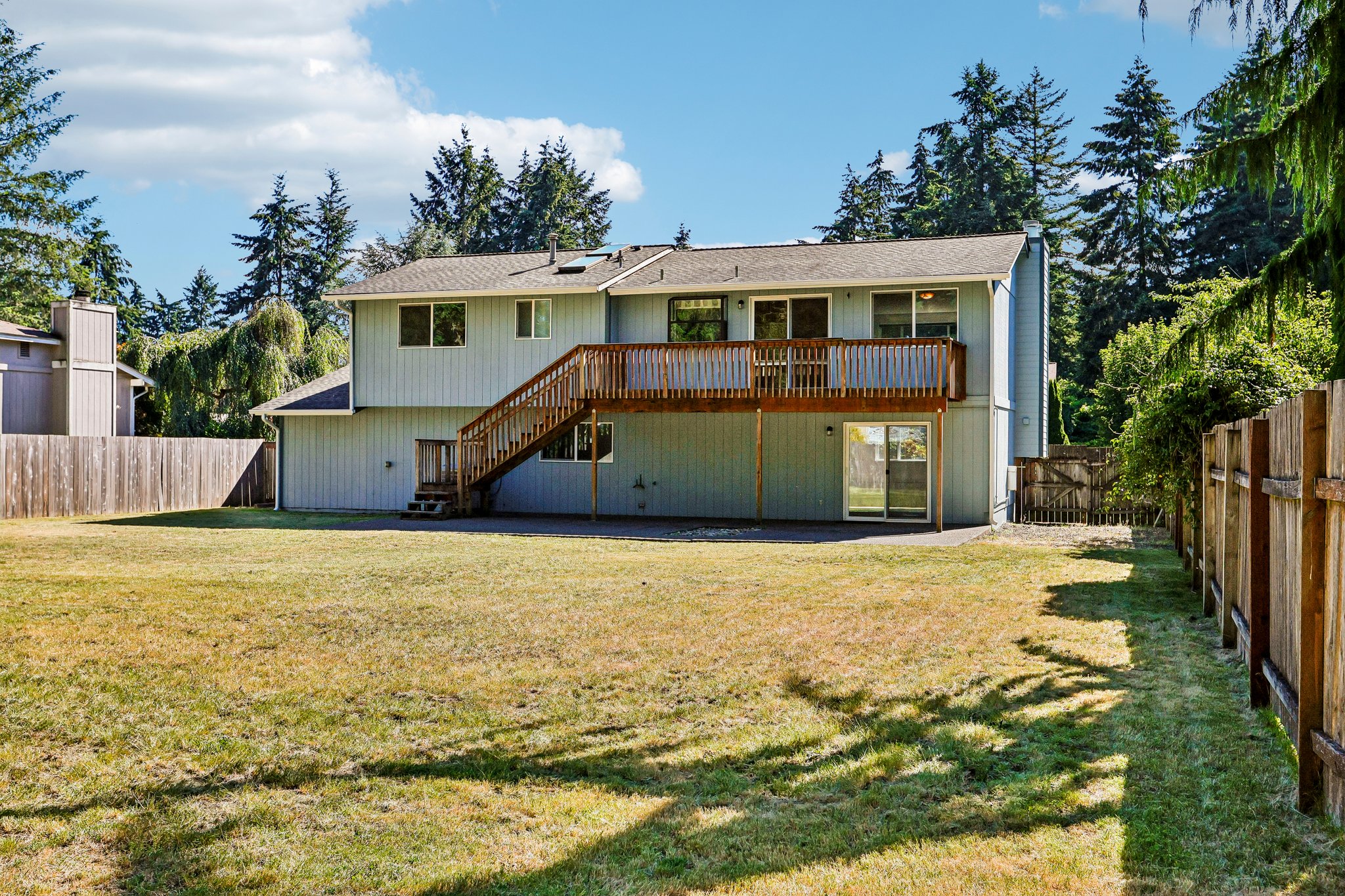 92 Ave E-S1806-055.jpg