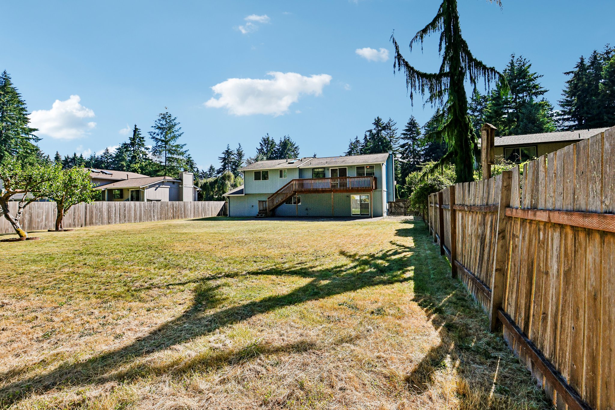 92 Ave E-S1806-056.jpg