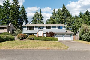 92 Ave E-S1806-001.jpg