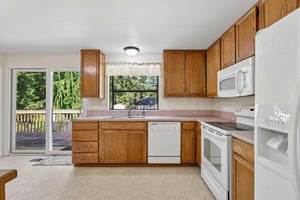 92 Ave E-S1806-013.jpg