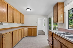 92 Ave E-S1806-014.jpg