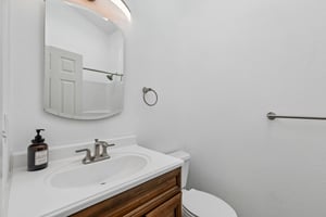 92 Ave E-S1806-029.jpg