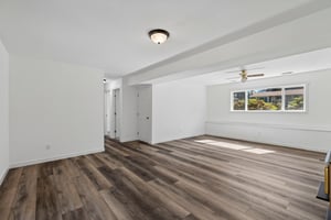 92 Ave E-S1806-035.jpg